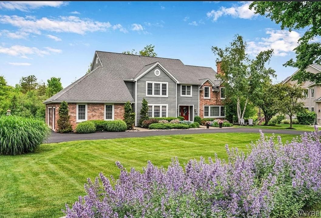 60 Kettle Run, East Aurora, NY 14052