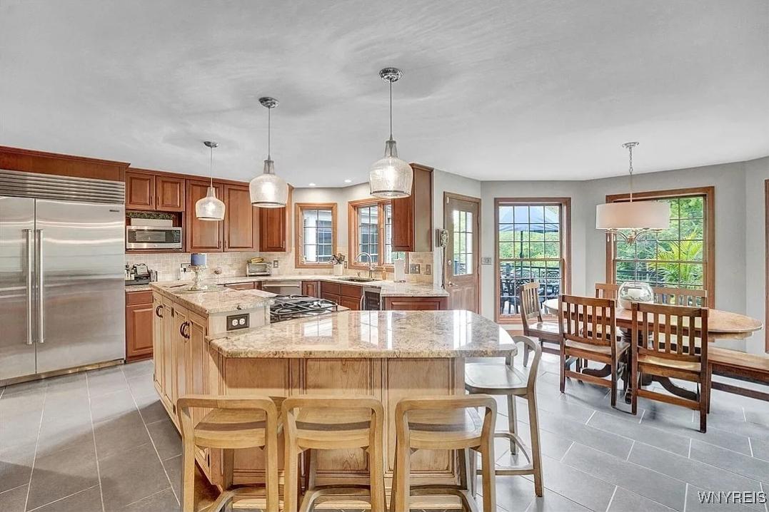 60 Kettle Run, East Aurora, NY 14052